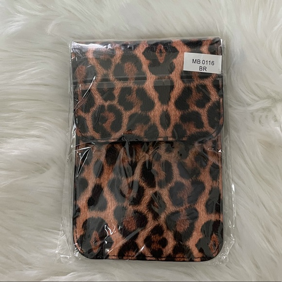 Leopard Crossbody Purse - Picture 8 of 9